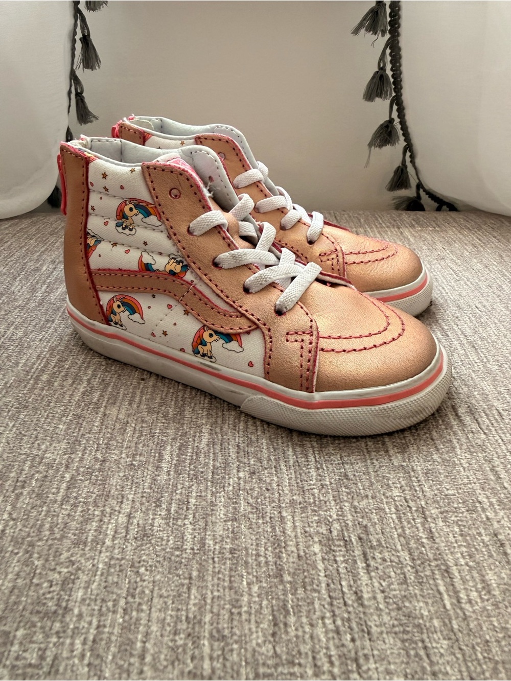 Vans Kids Metallic Rose Gold High-Top Sneakers with Unicorn Print size 8T
